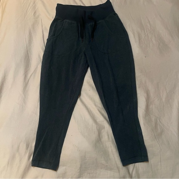 Lululemon Free Fall Crop Jogger Sweatpants Size 4 - Picture 3 of 7
